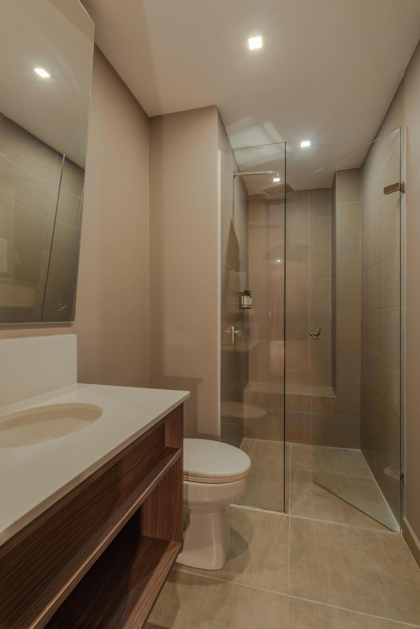 Sites Hotel Медельин Экстерьер фото A shower enclosure