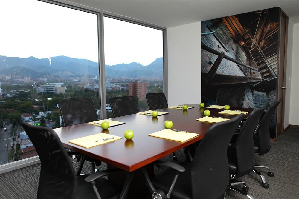 Sites Hotel Медельин Экстерьер фото A meeting room
