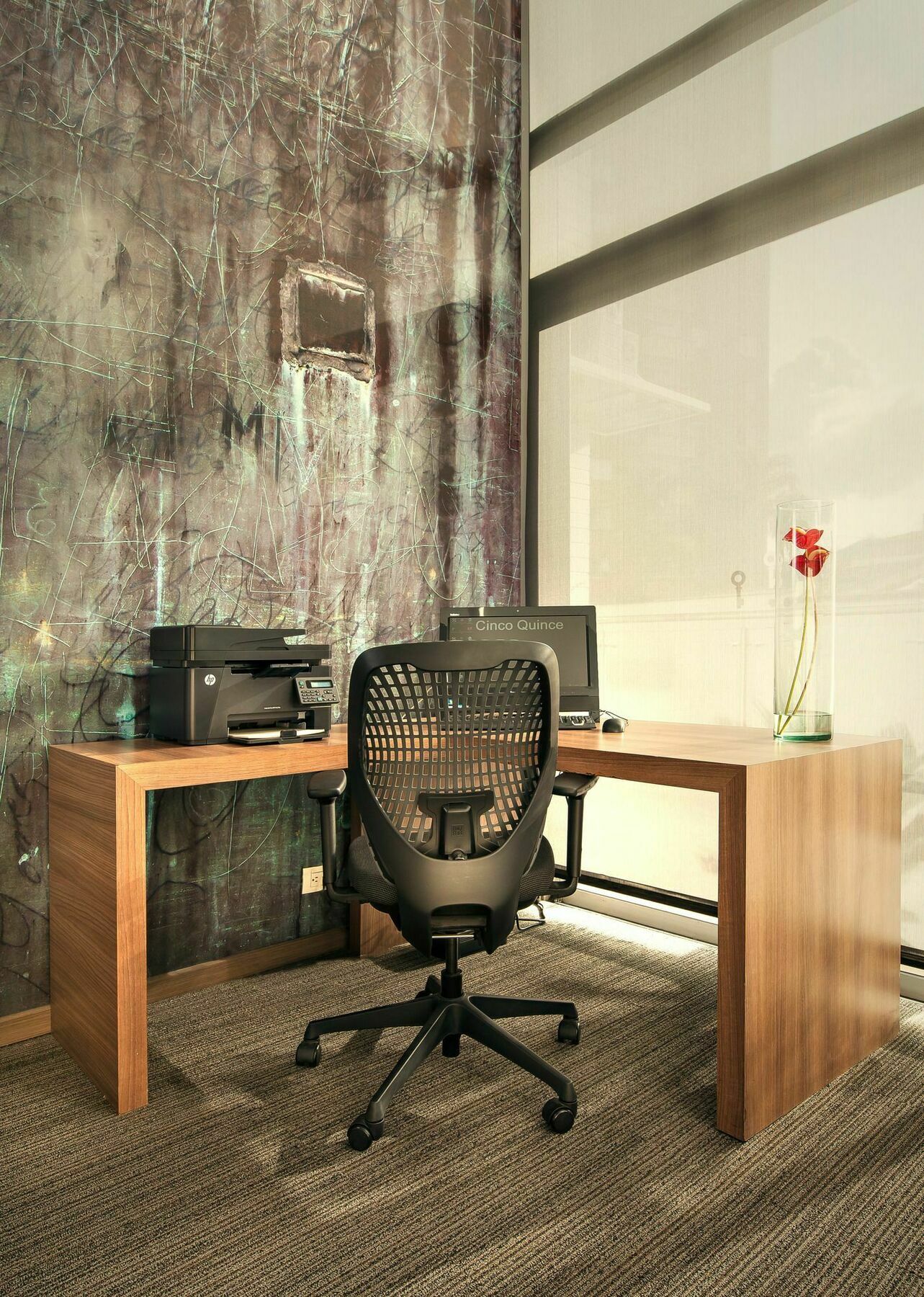 Sites Hotel Медельин Экстерьер фото A typical office chair